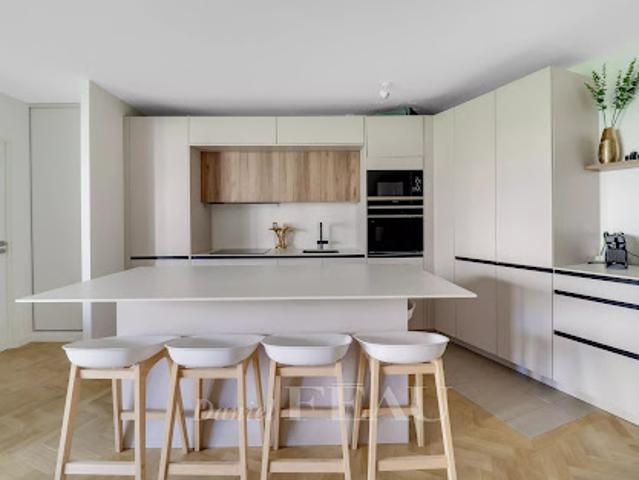 Vente Appartement 4 pièces 86.69 m2 Versailles