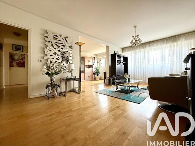 Vente Appartement 4 pièces 89 m2 Courbevoie