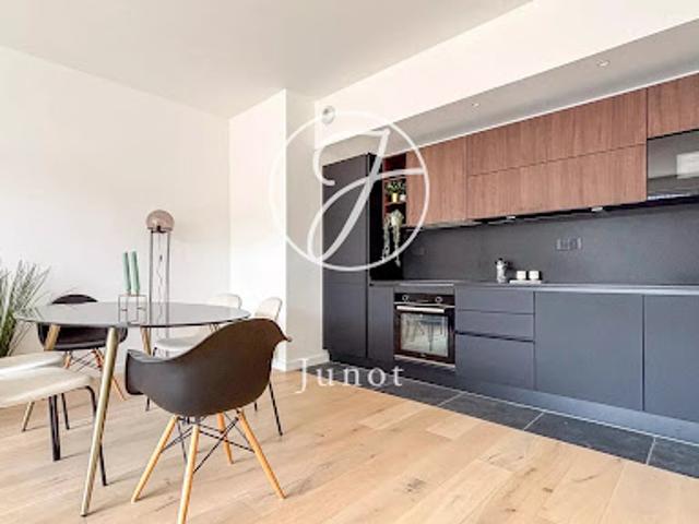 Vente Appartement 4 pièces 92.02 m2 Lille