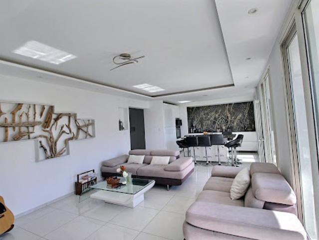 Vente Appartement 4 pièces 95 m2 Marseille 11ème