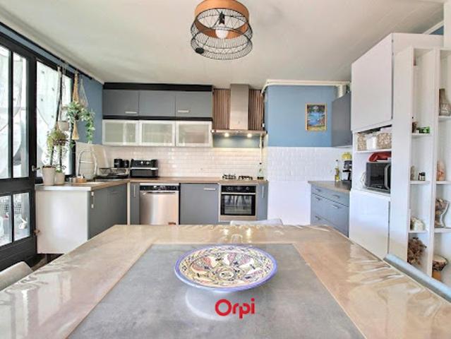 Vente Appartement 4 pièces 96 m2 Marseille 11ème