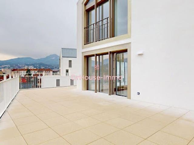 Vente Appartement 4 pièces 99.12 m2 Chambery