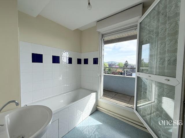 Vente Appartement 4 pièces 102.34 m2 Oloron Sainte Marie