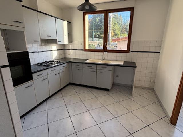 Vente Appartement 4 pièces 104 m2 Saint Jean Bonnefonds