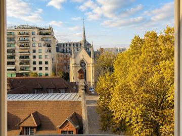 Auteuil Paris, Square Tolstoï - Cave, Parking