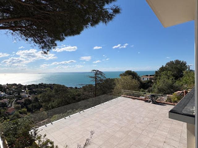 Vente Appartement 4 pièces 109 m2 Sète