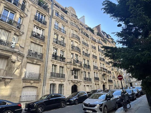 Vente Appartement 4 pièces 110.92 m2 Paris 16ème