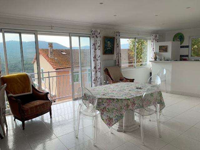 Vente Appartement 4 pièces 112 m2 Bagnols en Forêt