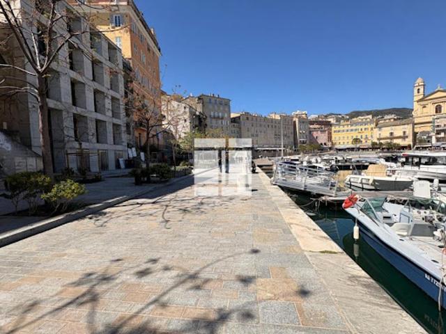 Vente Appartement 4 pièces 118.1 m2 Bastia