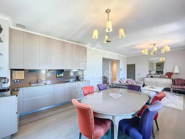 Vente Appartement 4 pièces 121 m2 Antibes