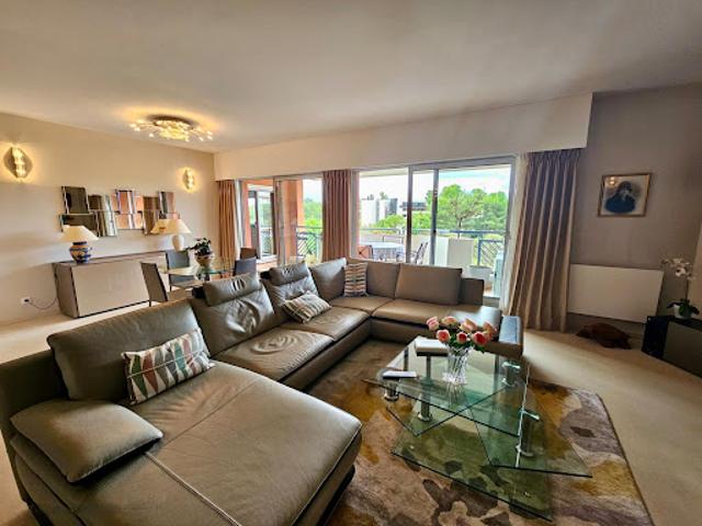 Vente Appartement 4 pièces 125 m2 Cannes la bocca