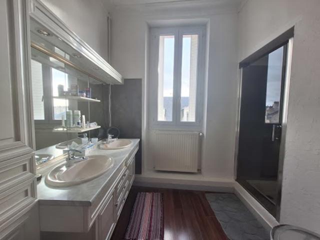 Vente Appartement 4 pièces 131 m2 Montluçon