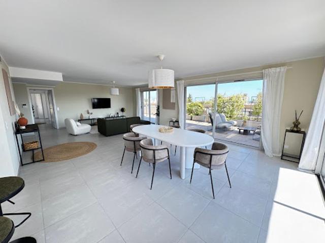 Vente Appartement 4 pièces 131.57 m2 Saint Laurent du Var