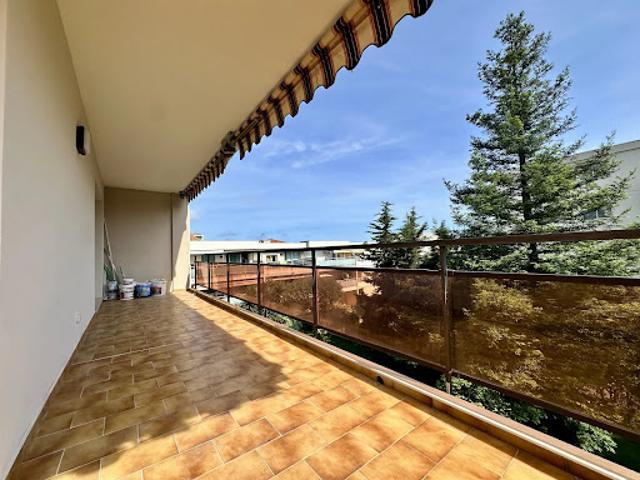 Vente Appartement 4 pièces 132.35 m2 Saint Laurent du Var