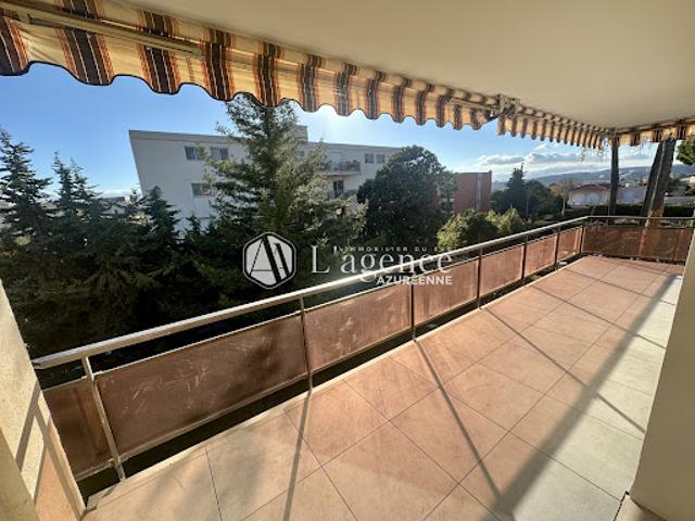 Vente Appartement 4 pièces 132 m2 Saint Laurent du Var