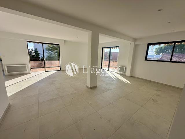 Vente Appartement 4 pièces 132 m2 Saint Laurent du Var