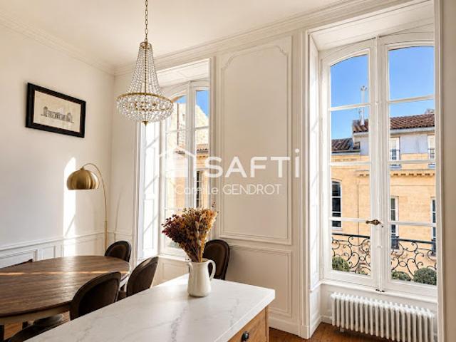 Vente Appartement 4 pièces 134 m2 Bordeaux