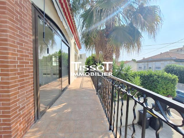 Vente Appartement 4 pièces 136 m2 Nimes
