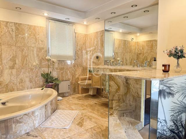 Vente Appartement 4 pièces 140.26 m2 Paris 15ème