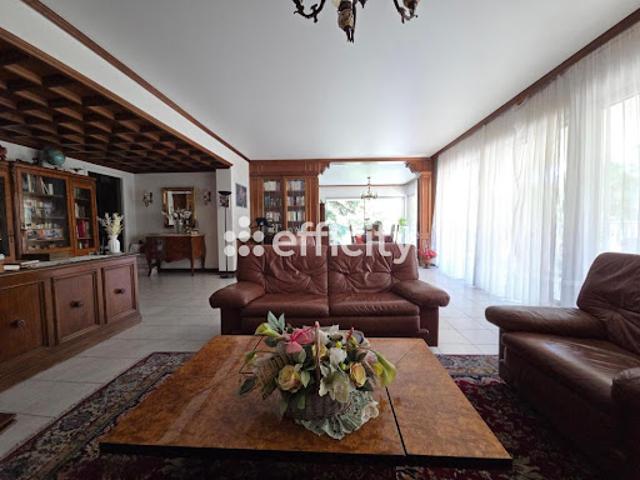 Vente Appartement 4 pièces 145 m2 Marseille 8ème