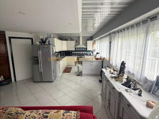 Vente Appartement 4 pièces 147.49 m2 Saint Laurent du Var