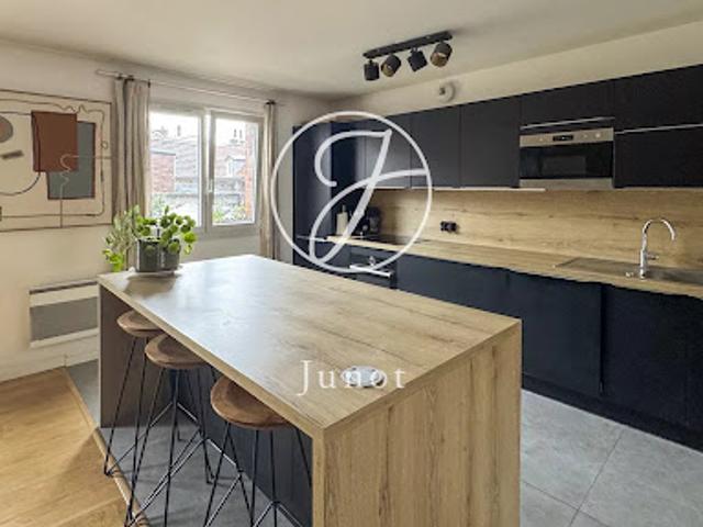 Vente Appartement 4 pièces 147.86 m2 Lille
