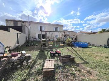 Vente Appartement 4 pièces 150 m2 Douzat