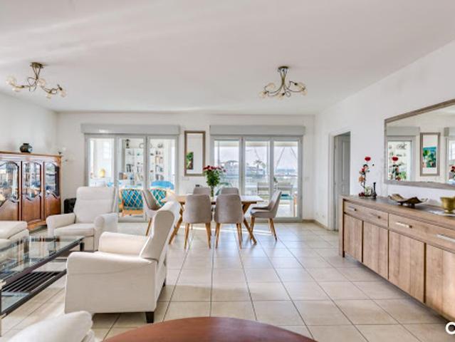 Vente Appartement 4 pièces 166 m2 Marseille 8ème