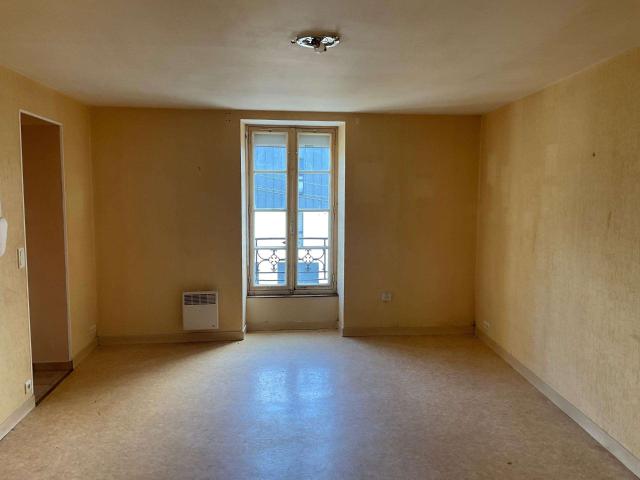 Vente appartement 4 pièces Laval Centre Ville Cathédrale 53