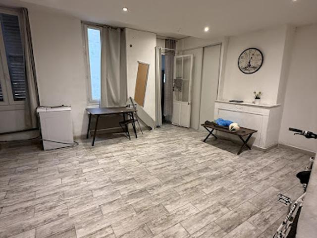 Vente Appartement 56.81 m2 Marseille 1er