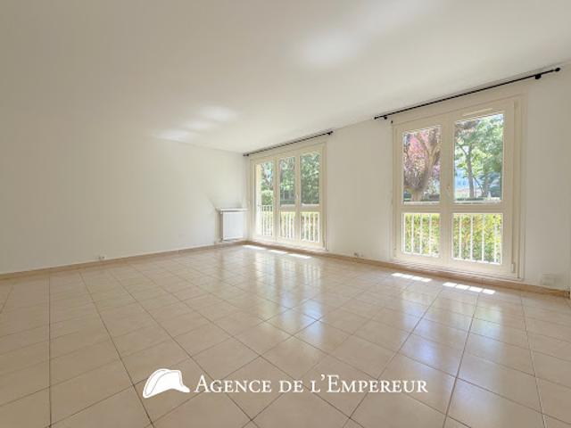 Vente Appartement 5 pièces 92.22 m2 Rueil Malmaison