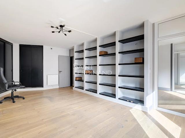 Vente Appartement 5 pièces 94.72 m2 Paris 15ème
