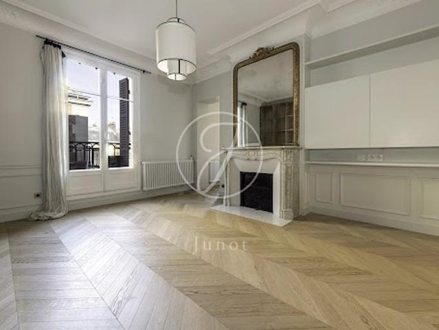 Vente Appartement 5 pièces 95.88 m2 Paris 7ème