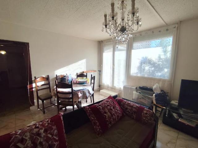 Vente Appartement 5 pièces 100 m2 Savigny le Temple