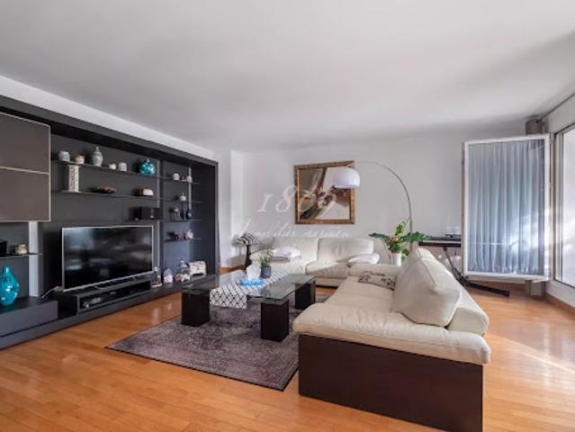Vente Appartement 5 pièces 102.5 m2 Paris 19ème