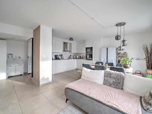 Vente Appartement 5 pièces 104 m2 Cessy