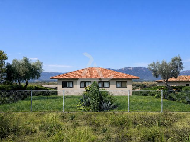 Vente Maison 5 pièces 104 m2 Figari