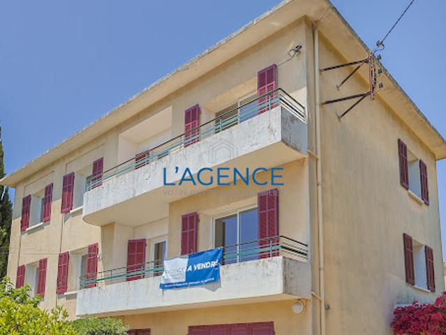 Vente Appartement 5 pièces 112 m2 Hyeres