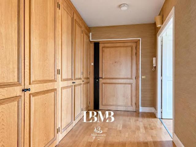 Vente Appartement 5 pièces 114.8 m2 Paris 16ème