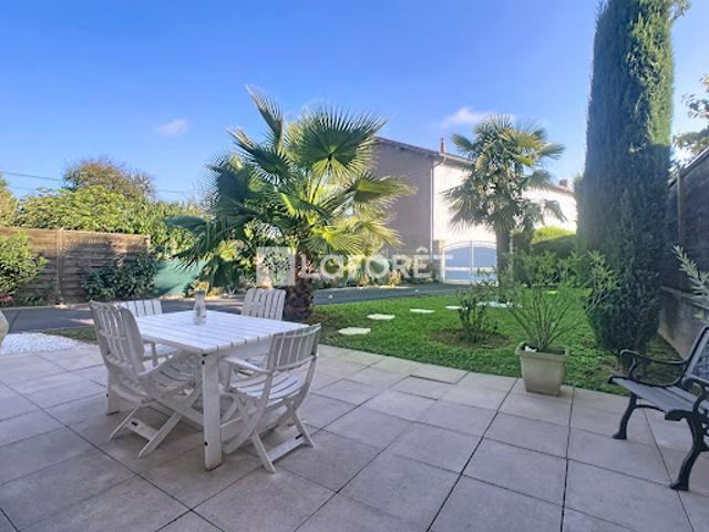 Vente Appartement 5 pièces 121 m2 Montmerle sur saone