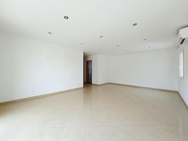 Vente Appartement 5 pièces 123 m2 La Fare les Oliviers