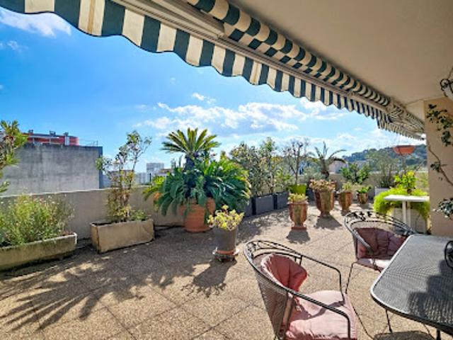 Vente Appartement 5 pièces 125 m2 Nimes