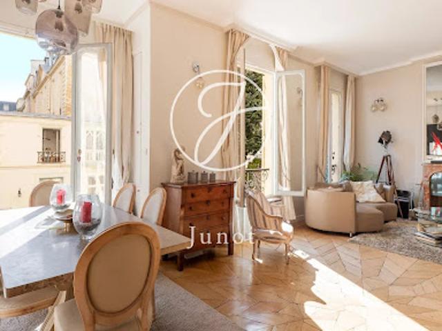 Vente Appartement 5 pièces 129.06 m2 Paris 7ème