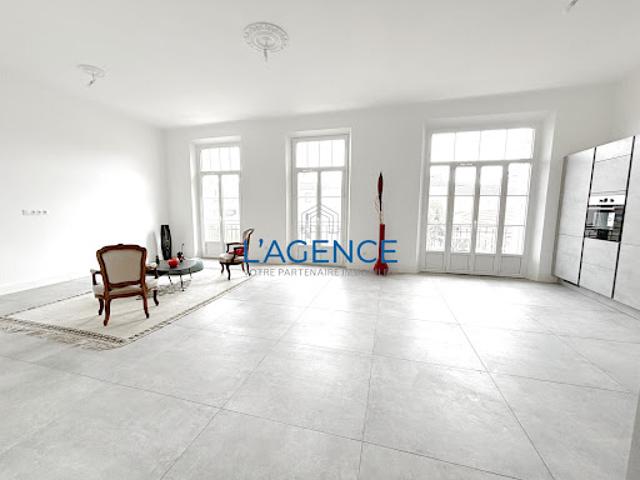 Vente Appartement 5 pièces 130.76 m2 Hyeres