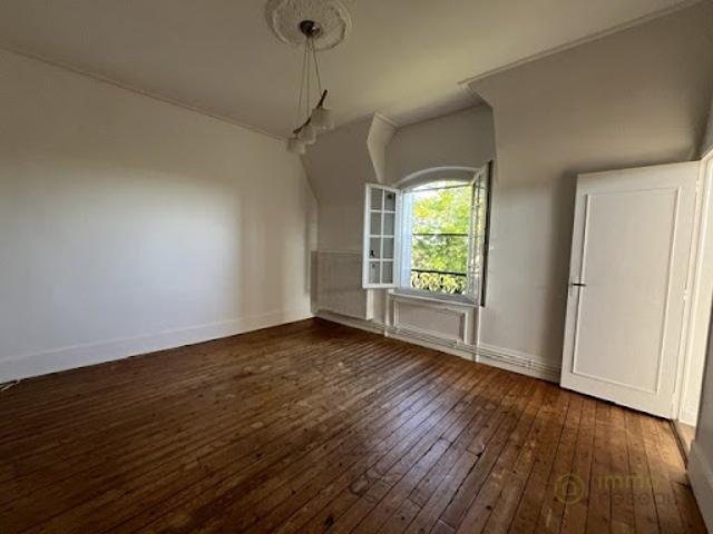 Vente Appartement 5 pièces 132 m2 Etrépagny
