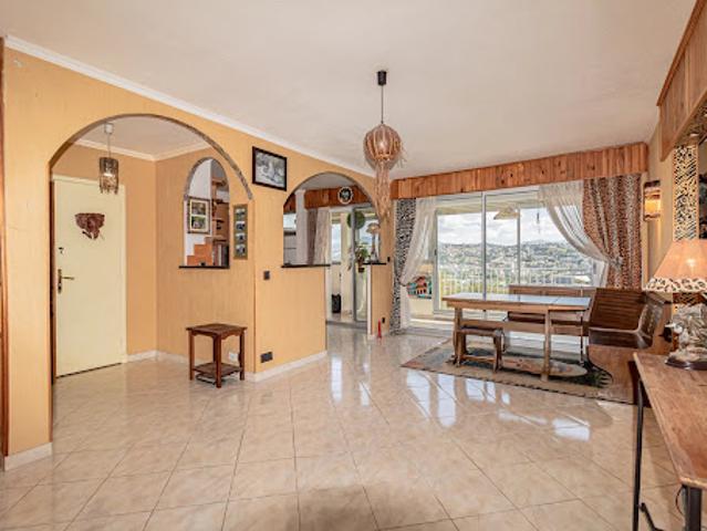 Vente Appartement 5 pièces 134.64 m2 Saint Laurent du Var