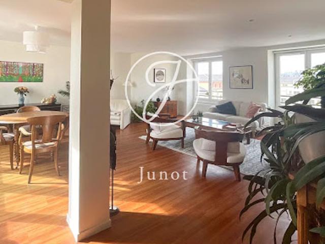Vente Appartement 5 pièces 135.99 m2 Lille