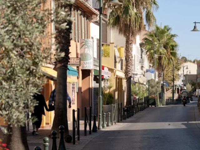 Vente Appartement 5 pièces 136.5 m2 Six Fours les Plages