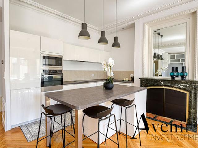 Vente Appartement 5 pièces 141.3 m2 Lyon 6ème