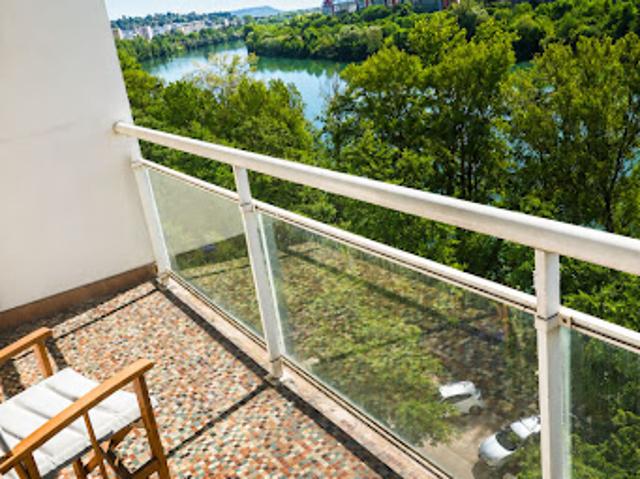 Vente Appartement 5 pièces 142.48 m2 Lyon 6ème